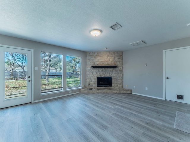 1807 Parkwood DR, Leander, TX 78641