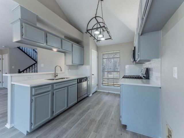 1807 Parkwood DR, Leander, TX 78641