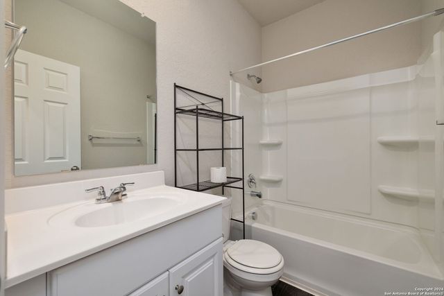 13023 Heathers Elm, St Hedwig, TX 78152