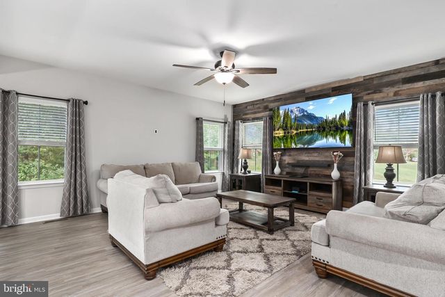 305 COURTHOUSE MANOR DR, Stafford, VA 22554