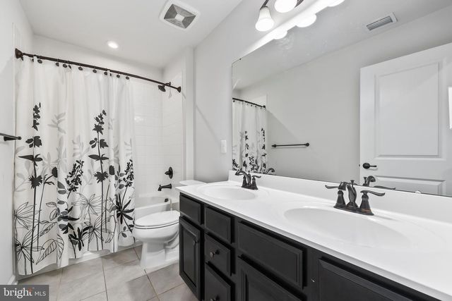 305 COURTHOUSE MANOR DR, Stafford, VA 22554