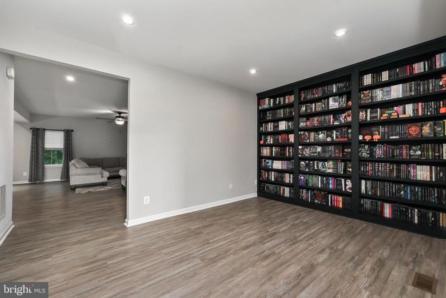 305 COURTHOUSE MANOR DR, Stafford, VA 22554