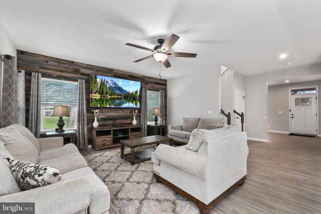 305 COURTHOUSE MANOR DR, Stafford, VA 22554