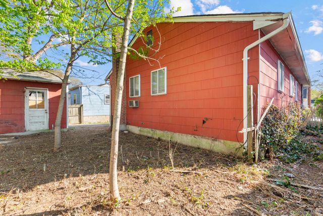 10 Timon Court, Huntington, NY 11743