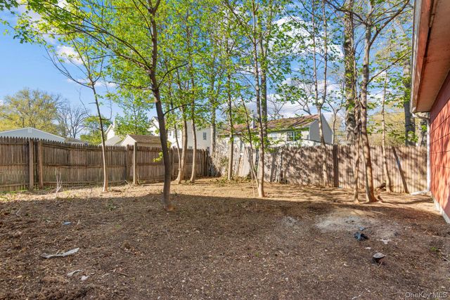 10 Timon Court, Huntington, NY 11743