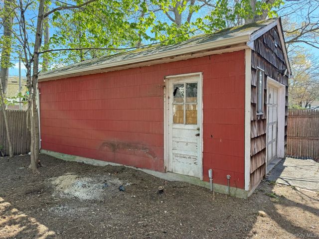 10 Timon Court, Huntington, NY 11743