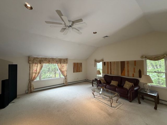 21 Woodridge Rd, Milford, MA 01757