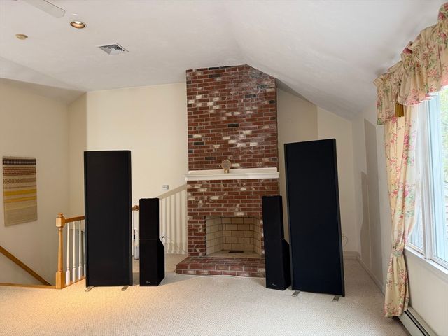 21 Woodridge Rd, Milford, MA 01757