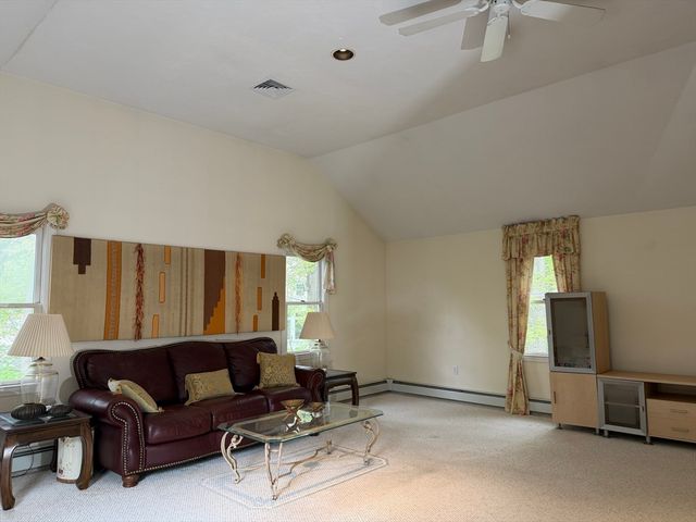 21 Woodridge Rd, Milford, MA 01757