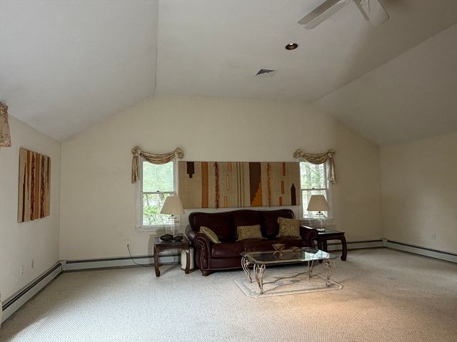 21 Woodridge Rd, Milford, MA 01757