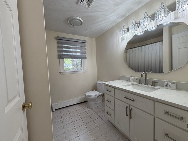 21 Woodridge Rd, Milford, MA 01757