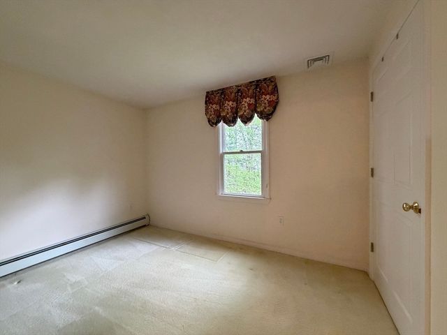 21 Woodridge Rd, Milford, MA 01757