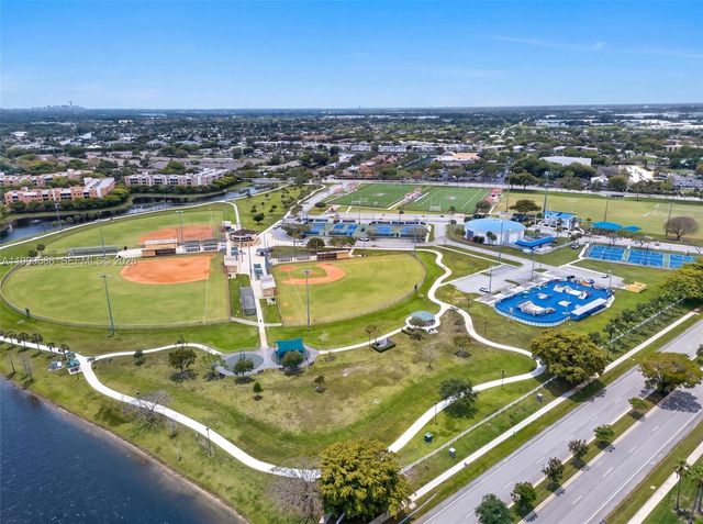 7802 Catalina Cir, Tamarac, FL 33321