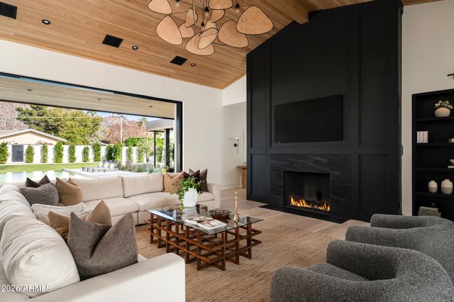 4864 E LAFAYETTE Boulevard, Phoenix, AZ 85018