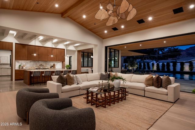 4864 E LAFAYETTE Boulevard, Phoenix, AZ 85018