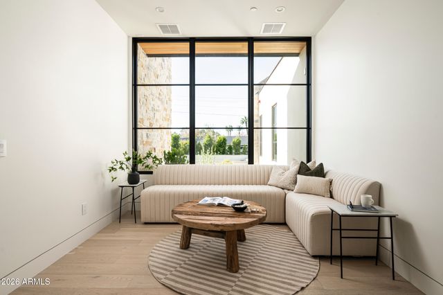 4864 E LAFAYETTE Boulevard, Phoenix, AZ 85018