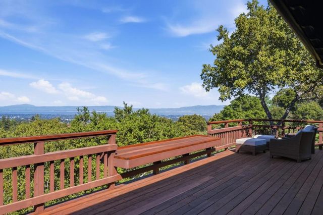 11571 Buena Vista Drive, Los Altos Hills, CA 94022