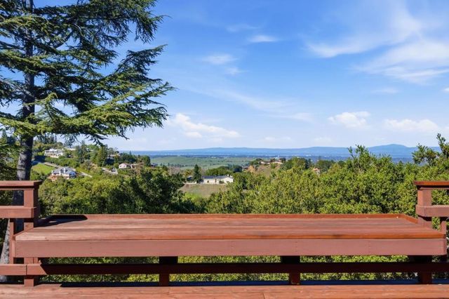 11571 Buena Vista Drive, Los Altos Hills, CA 94022