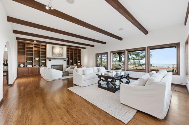 11571 Buena Vista Drive, Los Altos Hills, CA 94022