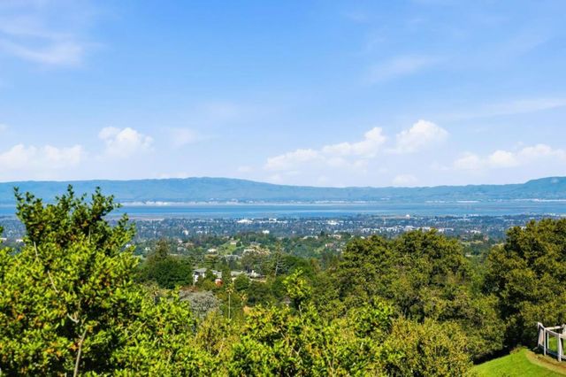 11571 Buena Vista Drive, Los Altos Hills, CA 94022