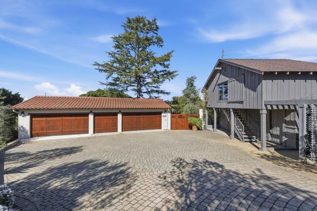 11571 Buena Vista Drive, Los Altos Hills, CA 94022