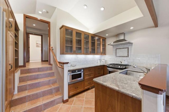 11571 Buena Vista Drive, Los Altos Hills, CA 94022