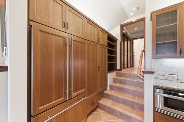11571 Buena Vista Drive, Los Altos Hills, CA 94022