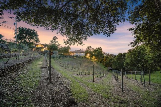 11571 Buena Vista Drive, Los Altos Hills, CA 94022