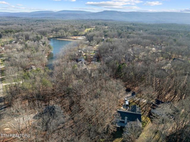 34 Clinebrook Drive, Crossville, TN 38558