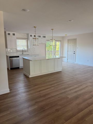 1806 ROSE DR, Columbia, MO 65202