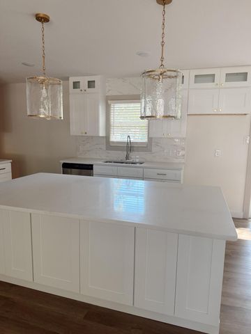 1806 ROSE DR, Columbia, MO 65202