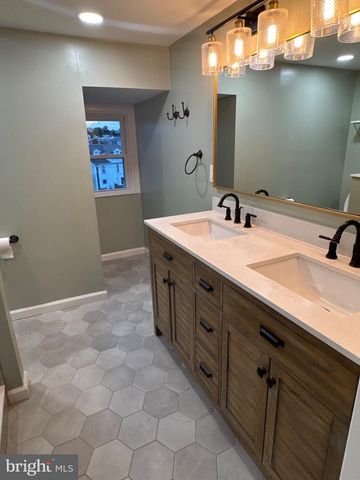 138 3RD AVE, Conshohocken, PA 19428