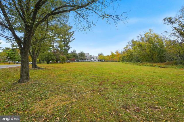 8209 MEADOWBROOK LN, Chevy Chase, MD 20815