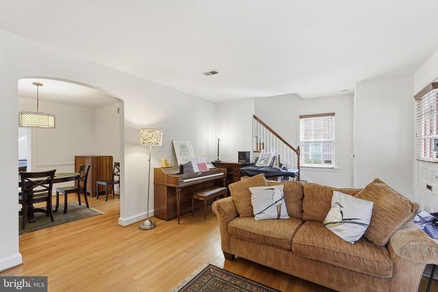 8209 MEADOWBROOK LN, Chevy Chase, MD 20815