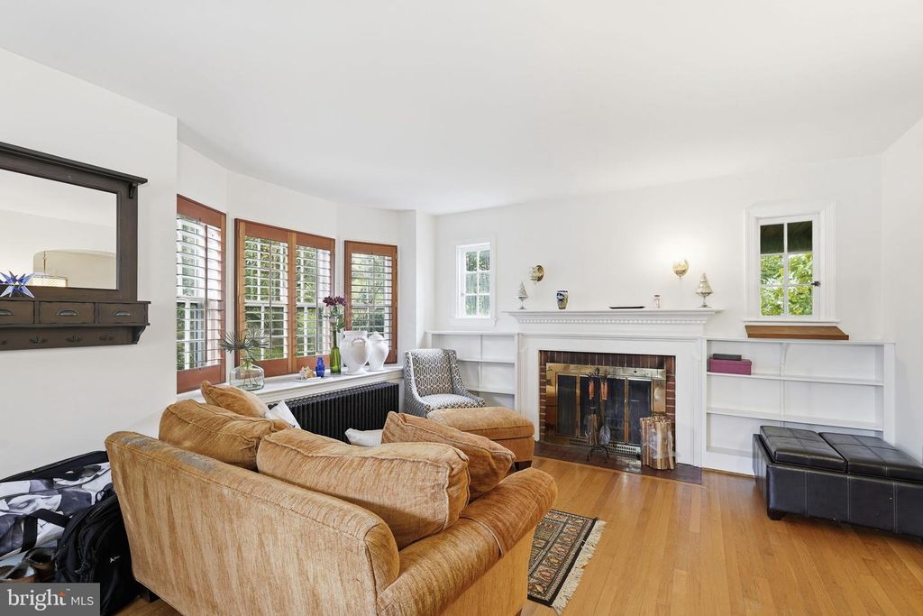 8209 MEADOWBROOK LN, Chevy Chase, MD 20815