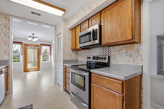 117 Mayberry Ln., Conway, SC 29526