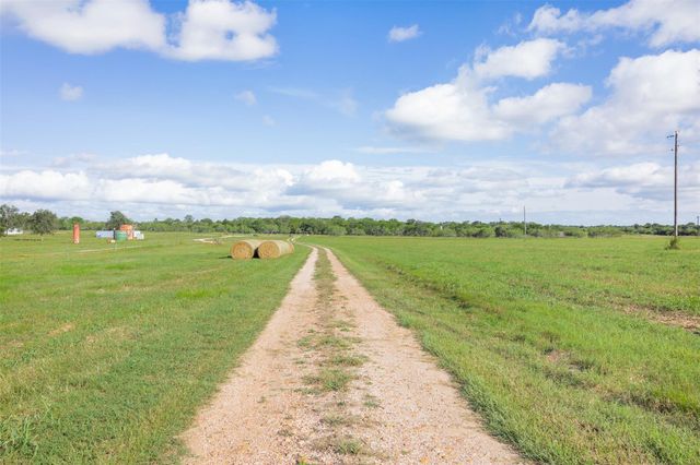 1546 County Road 203, Paige, TX 78659