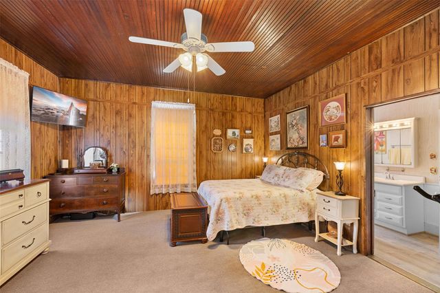 1546 County Road 203, Paige, TX 78659