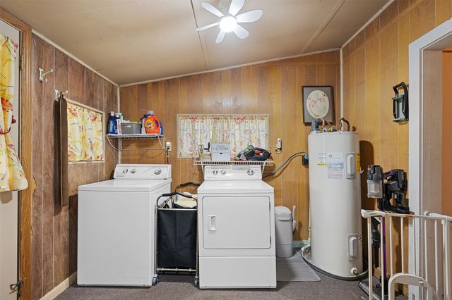 1546 County Road 203, Paige, TX 78659