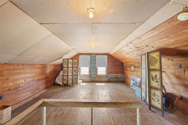 1546 County Road 203, Paige, TX 78659