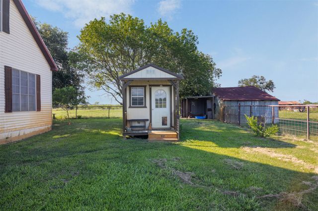 1546 County Road 203, Paige, TX 78659