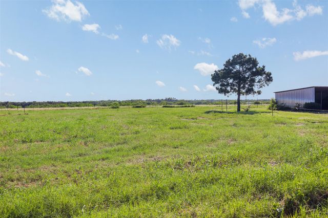 1546 County Road 203, Paige, TX 78659