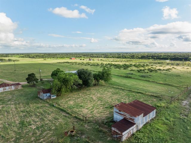 1546 County Road 203, Paige, TX 78659