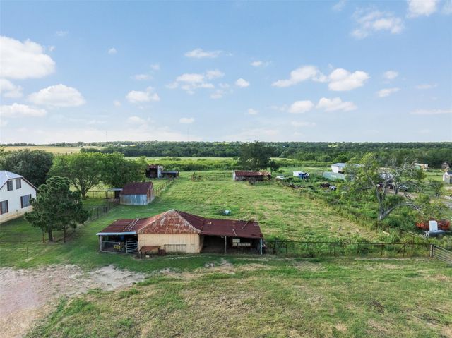 1546 County Road 203, Paige, TX 78659