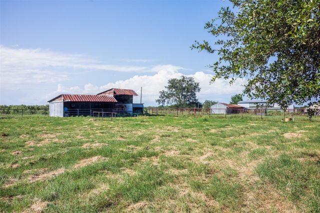 1546 County Road 203, Paige, TX 78659