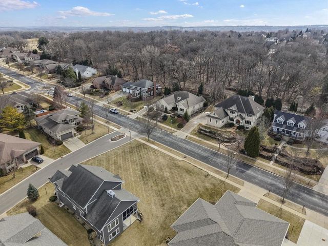 11 Arboredge Way, Fitchburg, WI 53711