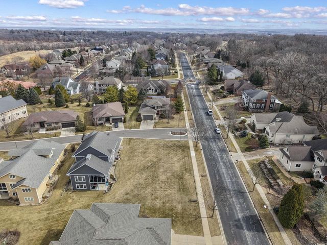 11 Arboredge Way, Fitchburg, WI 53711