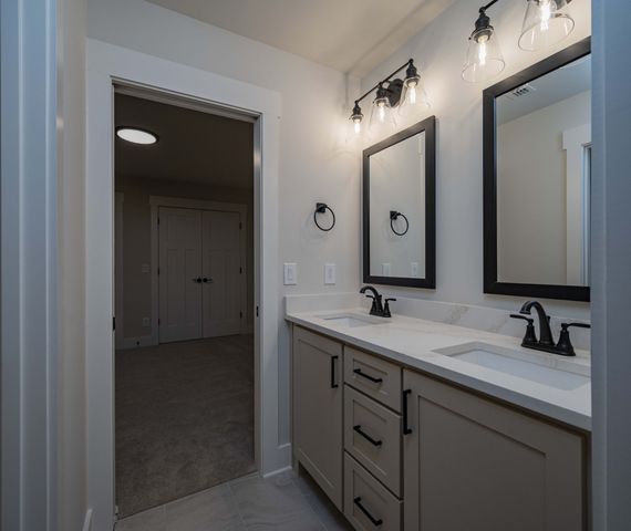 2829 Canfield Dr, Murfreesboro, TN 37128