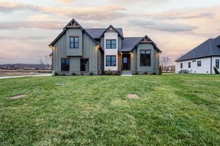 2829 Canfield Dr, Murfreesboro, TN 37128