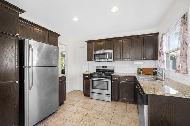 N85W16267 May AVENUE, Menomonee Falls, WI 53051